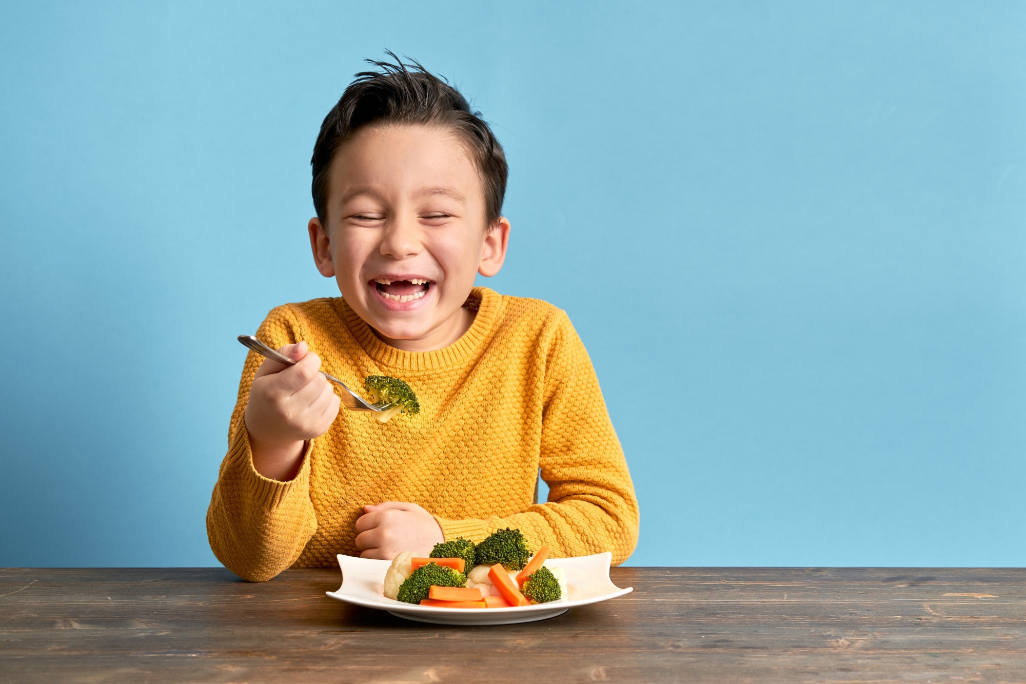 cómo alimentar bien a un niño